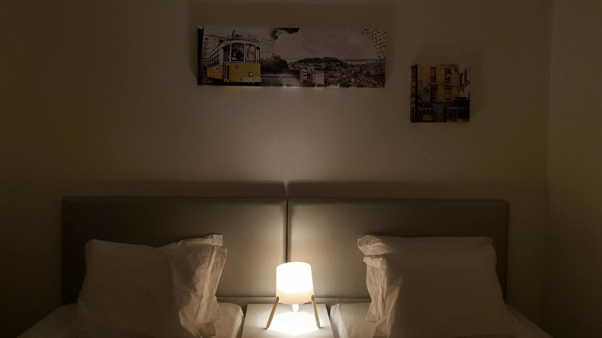 With 3 Bedrooms In Lisboa, With Wifi - 23 Km From The * Lissabon